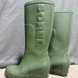 Sorel Women's OD Green Rain Boots